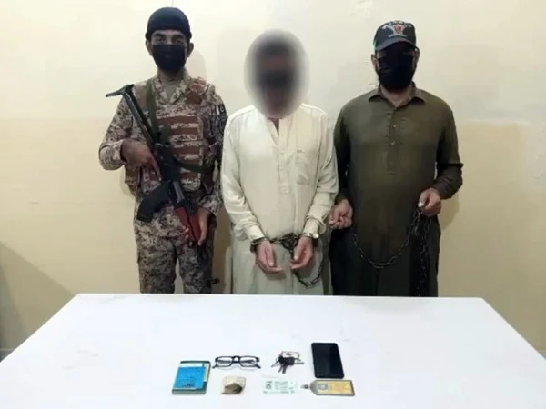 Major operation by Sindh Rangers in Karachi, wanted terrorist of Fitnat-ul-Khawarij arrested