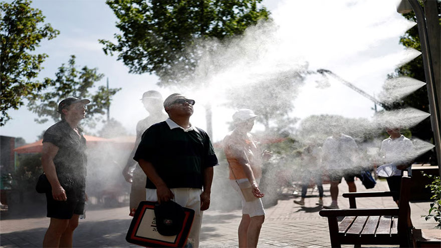 Record-smashing heat wave surges from West to eastern US, Canada