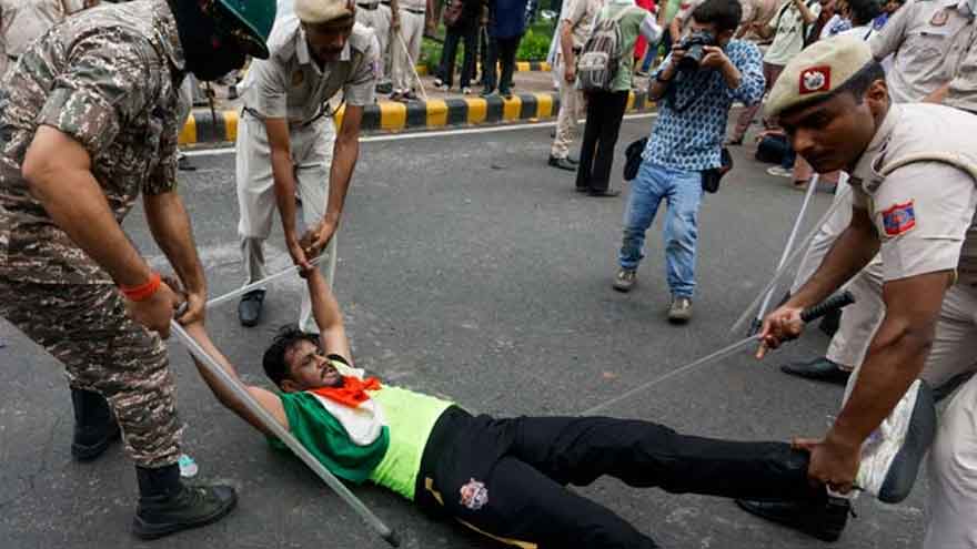 Food, fury and supporters near and far keep India protest alive