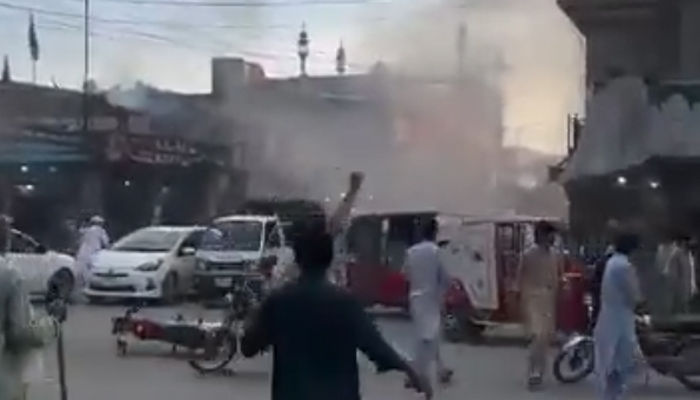 Swat: 5 people martyred in suicide blast outside Kabal Police Station